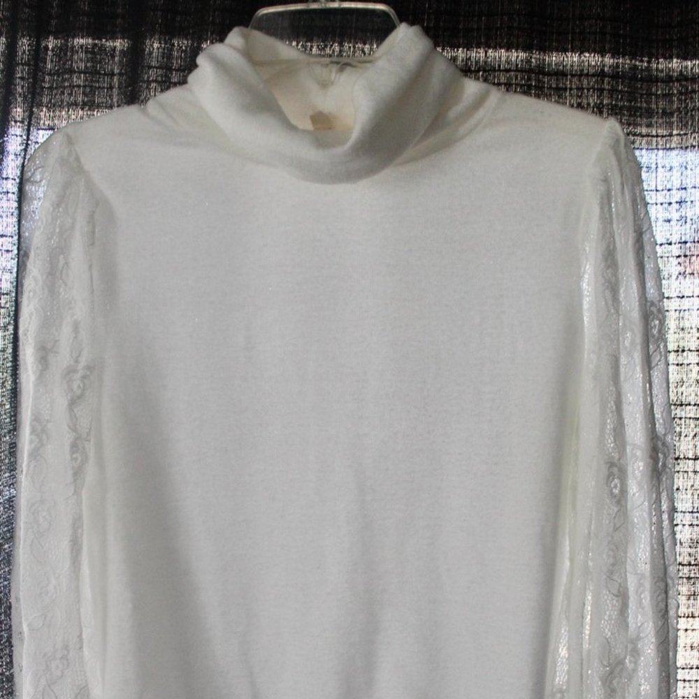 Sweater, Medium, and White